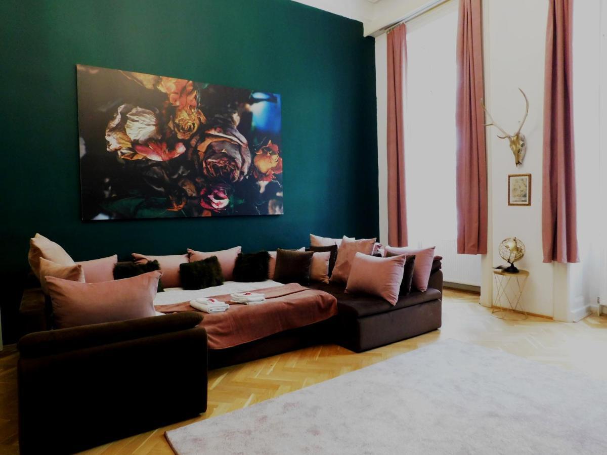 Wonder Deer Lux Apartment At The Parliament Self Check-In Budapeste Exterior foto